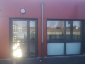Extérieur la salle du terrain de foot
